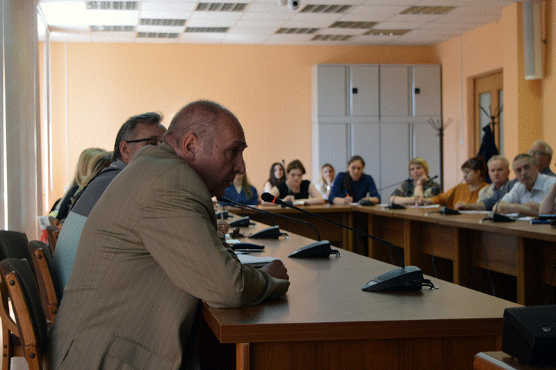 krugly stol 24.05 - 06